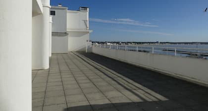 Proximité plage, port et centre ville - Lumineux - Ascenceur- Wi-Fi Gratuit