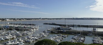 Near beach, port and town center - Bright - Lift - Free Wi-Fi