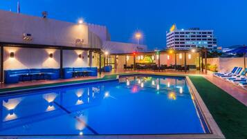 Indoor pool, outdoor pool
