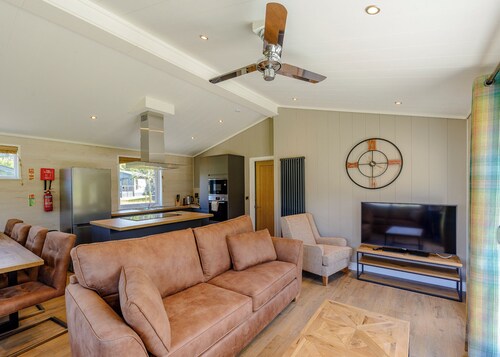 Hulme End Premier Lodge