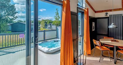 Hulme End Premier Lodge