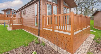 2 bedroom accommodation in Holton Heath