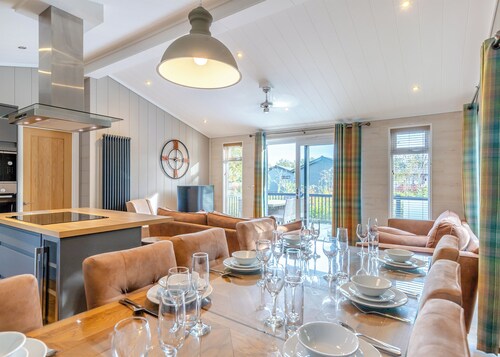 4 bedroom accommodation in Ashbourne