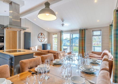 4 Schlafzimmer Unterkunft in Ashbourne