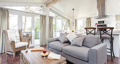 4 Schlafzimmer Unterkunft in Wootton Bridge, Nr Cowes