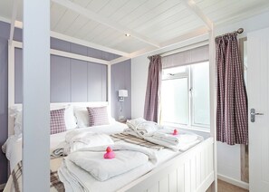 4 bedrooms, free Internet