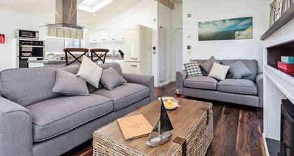 4 Schlafzimmer Unterkunft in Wootton Bridge, Nr Cowes