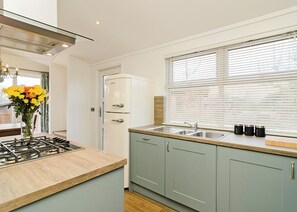 Fridge, oven, stovetop, toaster