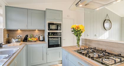 2 bedroom accommodation in Canterbury