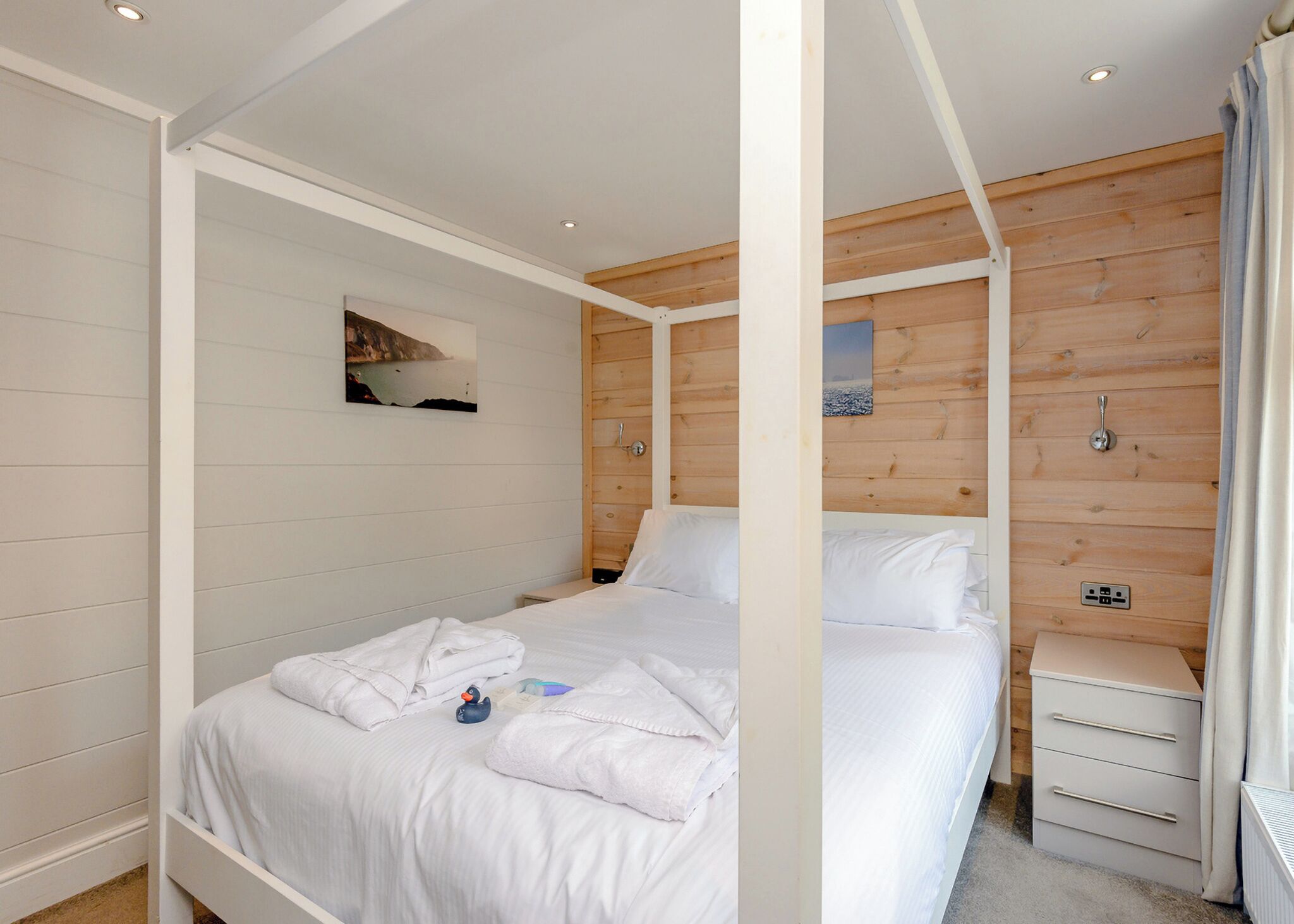 2 bedrooms