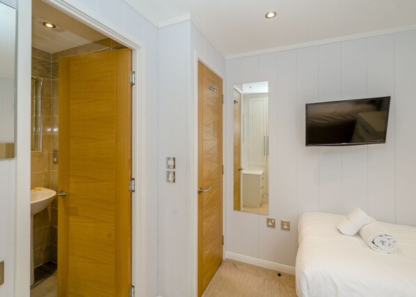 2 bedrooms, free WiFi