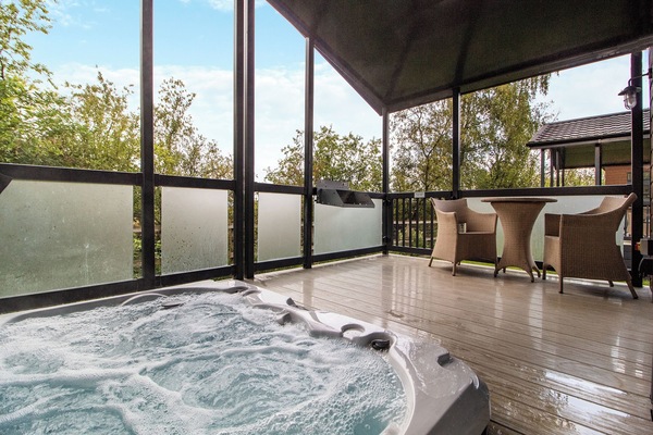 Bain à remous extérieur