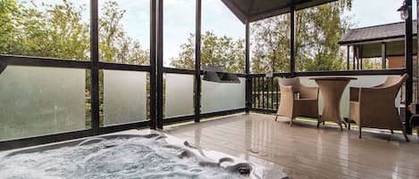 Bain à remous extérieur