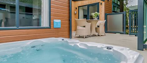 Bain à remous extérieur