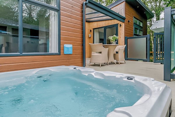 Bain à remous extérieur