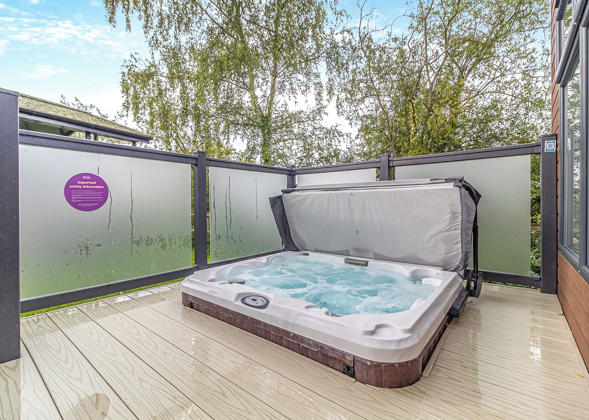 Bain à remous extérieur