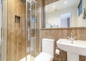 Bathroom - 4 bedroom accommodation in Pentney, King&rsquo;s Lynn (Pentney, King&rsquo;s Lynn)