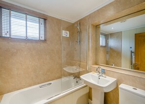 Bathrobes - 2 bedroom accommodation in Bewaldeth, Keswick (Bewaldeth, Keswick)