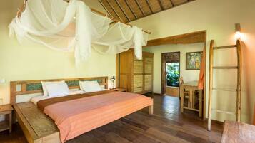 Habitación Confort con 1 cama matrimonial o 2 individuales | Decoración personalizada, muebles diferentes y escritorio