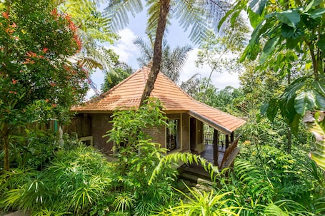 Exclusive Room | Individually decorated, individually furnished, desk, laptop workspace. Prana Dewi Mountain Resort