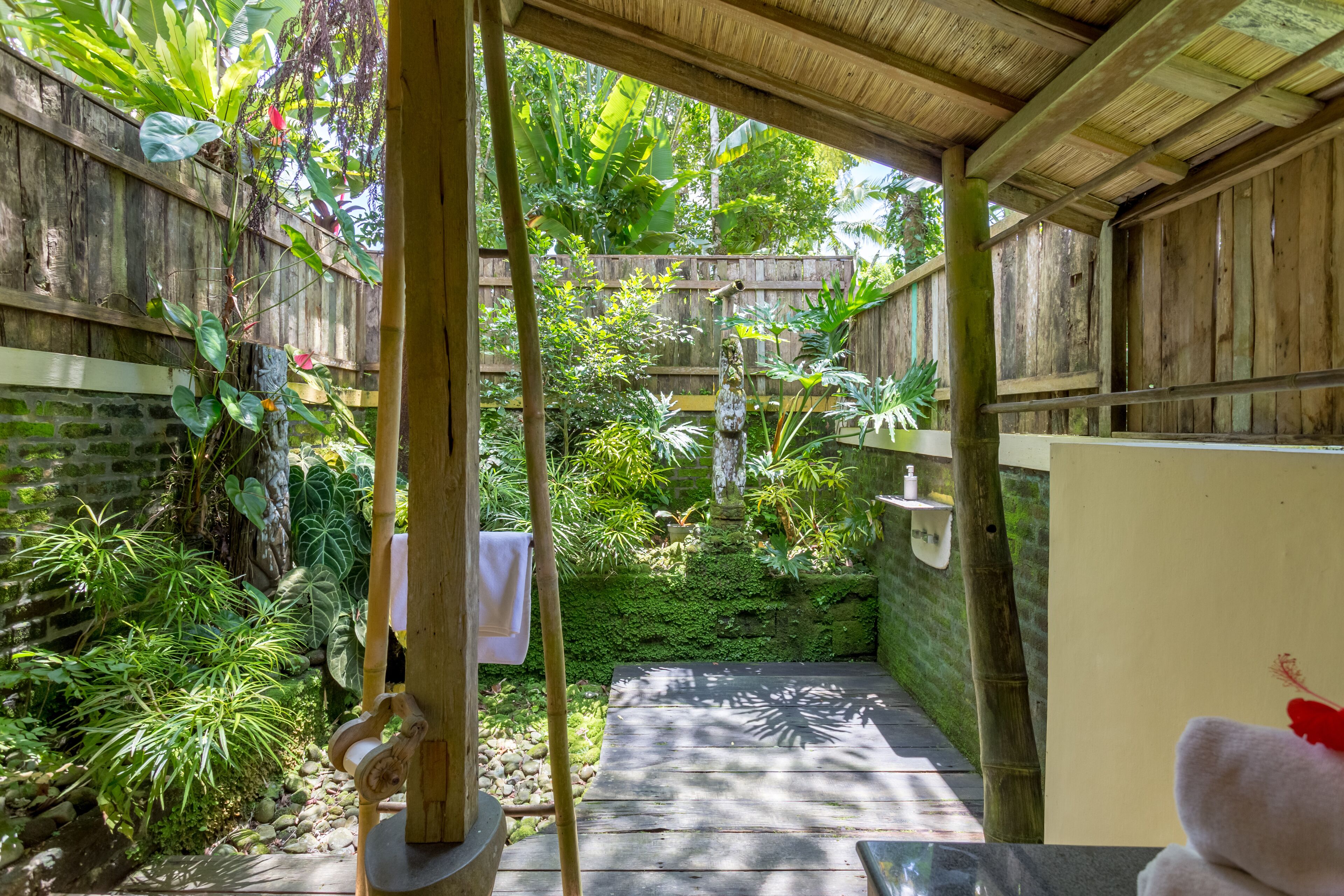 Exclusive Room | Bathroom | Free toiletries