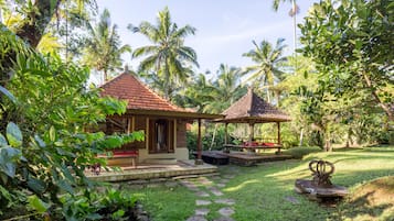 Deluxe Twin Room | Front of property