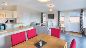 Interior - Cheddar Lodge Premier WF (Cheddar)