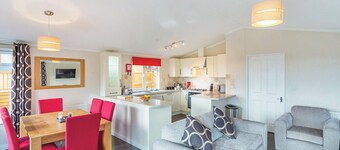 Cheddar Lodge Premier WF