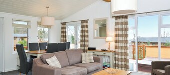 Axbridge Lodge Premier