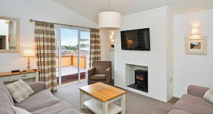 Axbridge Lodge Premier