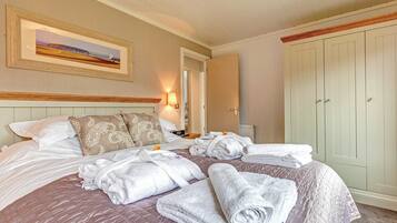 3 bedrooms, travel crib, free WiFi