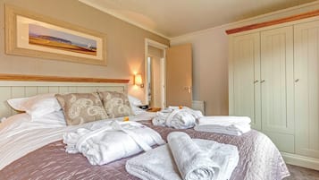 3 bedrooms, travel crib, free WiFi