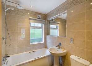 Bathrobes - 3 bedroom accommodation in Bewaldeth, Keswick (Bewaldeth, Keswick)