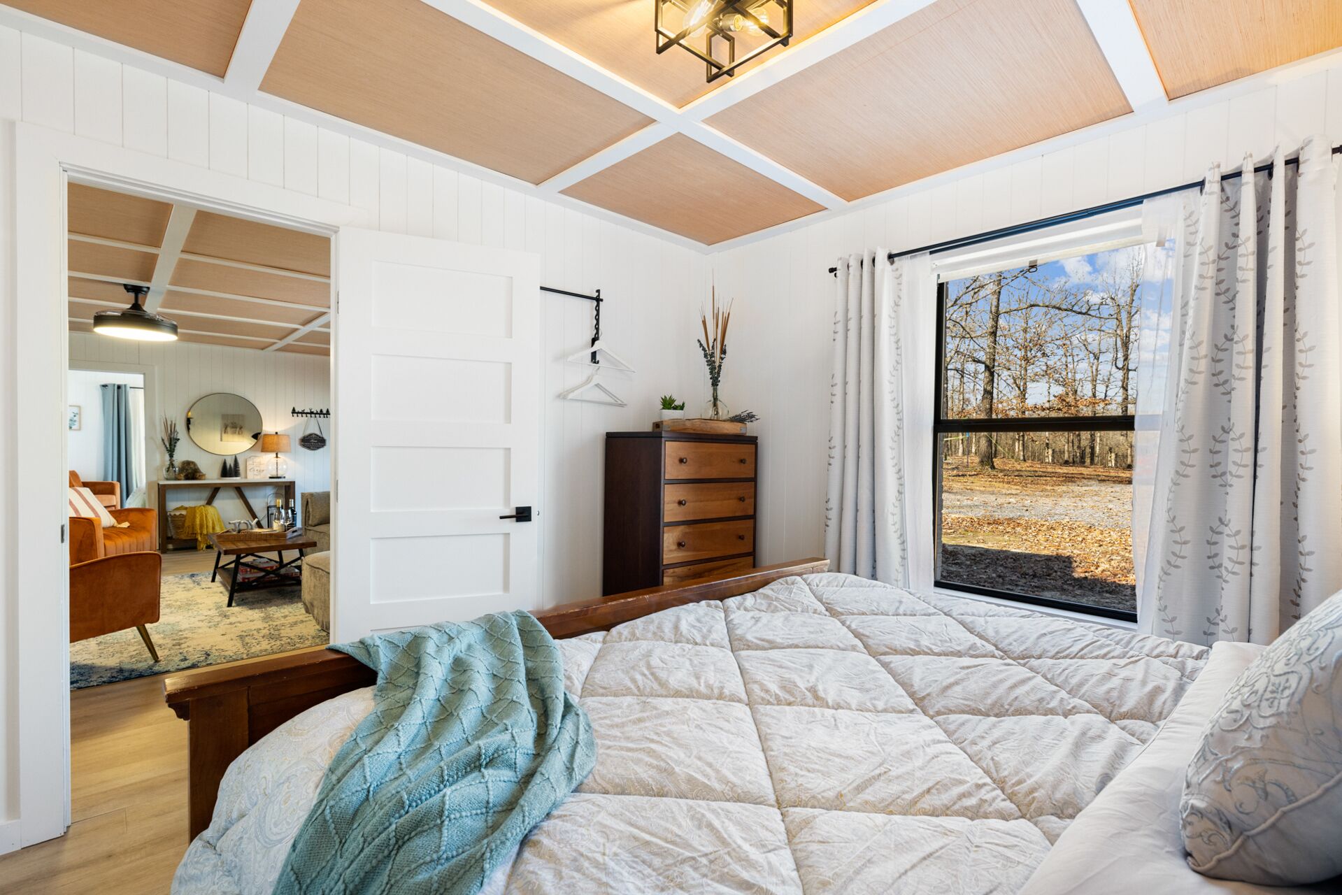 3 bedrooms, in-room safe, desk, iron/ironing board