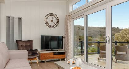 4 bedroom accommodation in Cheddar