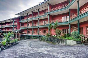 Front of property - Hotel O 90596 Hotel Griya Astoeti (Cisarua)