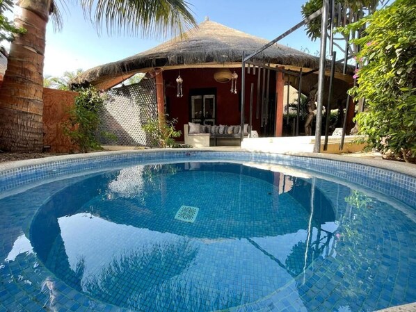 Kolam renang outdoor