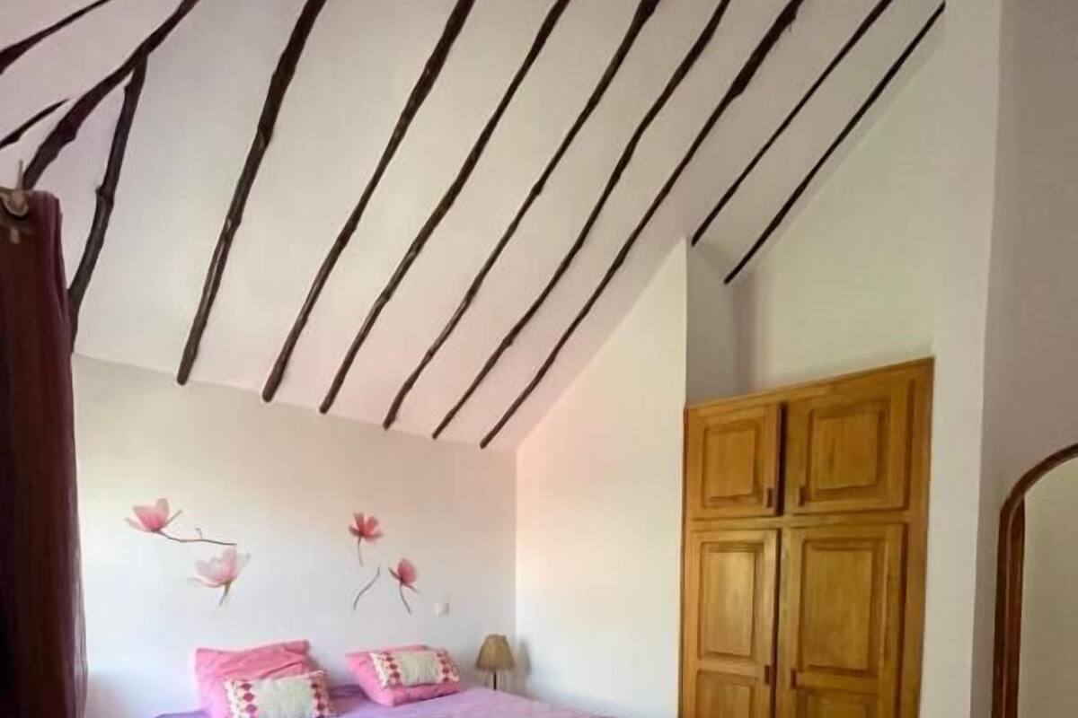 Villa de lujo | Cortinas blackout y wifi gratis 