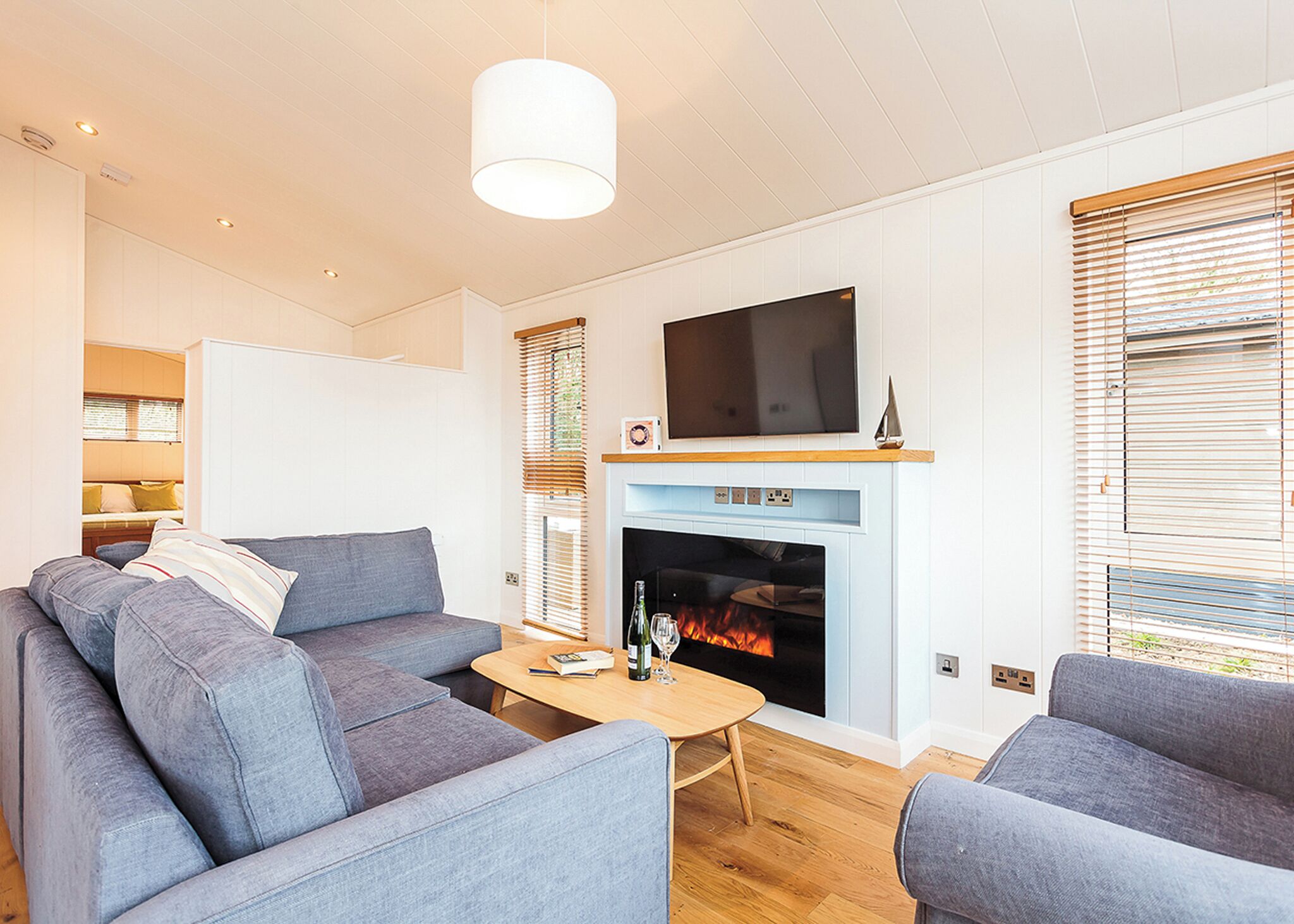 1 Bedroom Accommodation In Wootton Bridge, Nr Cowes - Hampshire