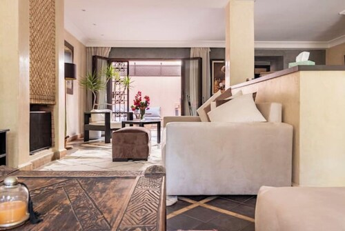 Charming villa, located 10 minutes from the ocean