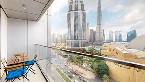 Exclusive Apartment | Balcony - Blvd Point 910 (Dubai)