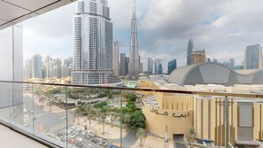 Exclusive Apartment | Balcony - Blvd Point 910 (Dubai)