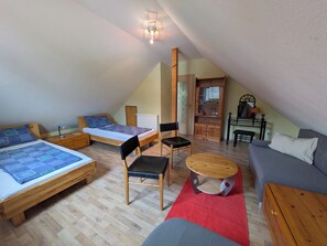 3 Schlafzimmer, Zimmersafe, Schreibtisch, kostenloses WLAN