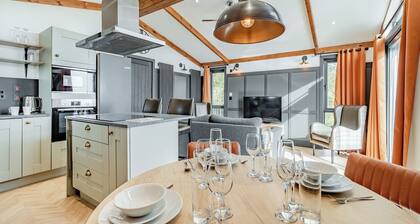 Castleton Premier Lodge