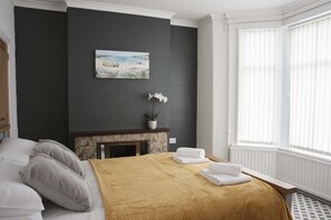 5 bedrooms, WiFi, bed sheets