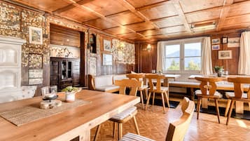 Standard House | In-room dining