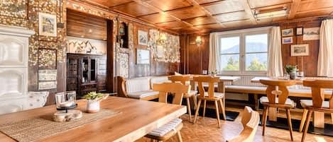 Standard House | In-room dining