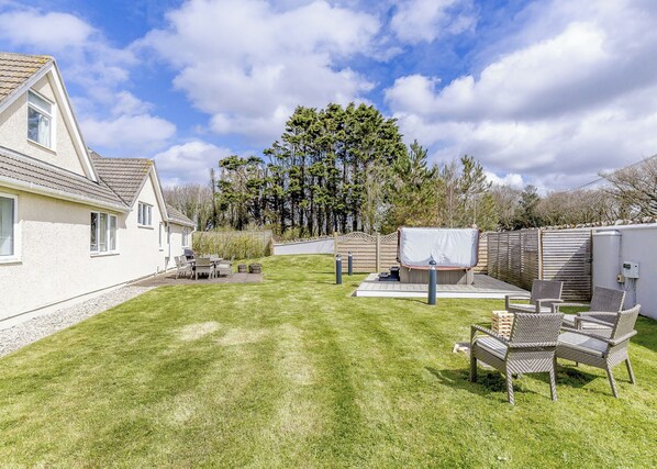 Outdoor dining - Piran Cottage Premier (Newquay)