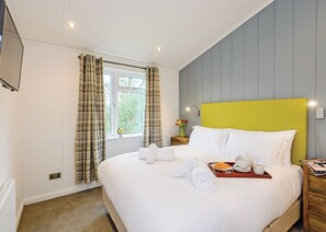 2 bedrooms - 2 bedroom accommodation in Holton Heath (Holton Heath)