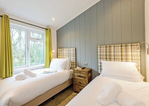 2 Schlafzimmer, Reisekinderbett